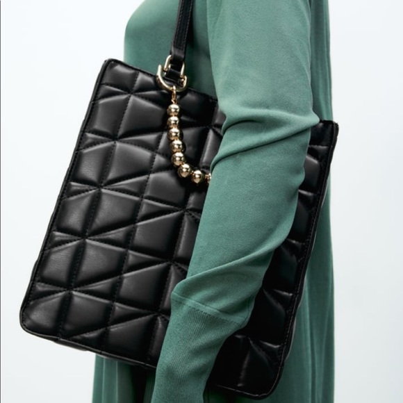 Sac matelassé petites boules sur le devant .Doubleur avec poche Bandoulièr - Picture 7 of 7